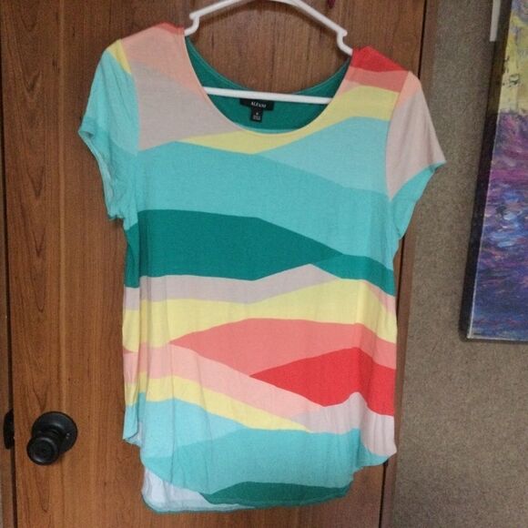 SALE. BUY 2/$30. NWOT. Alfani Brand Women’s M Striped S/S Top - Picture 2 of 5